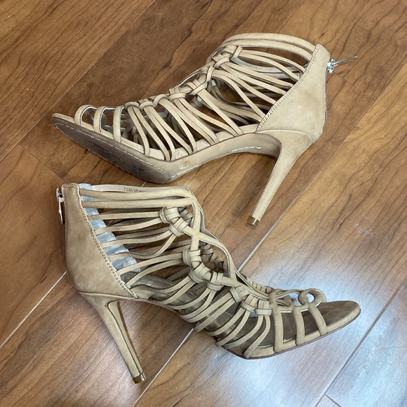Vince Camuto Women's Tan Joshalan Strappy Cage High Heel Back Zip Sandal 7 1/2 - Picture 3 of 7